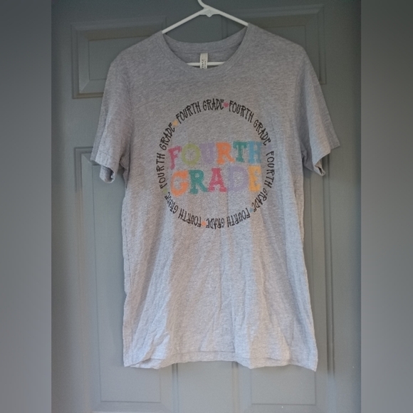 Women's Fourth Grade Gray T Shirt 4th Grade Teacher Teaching Size Medium - Picture 1 of 2